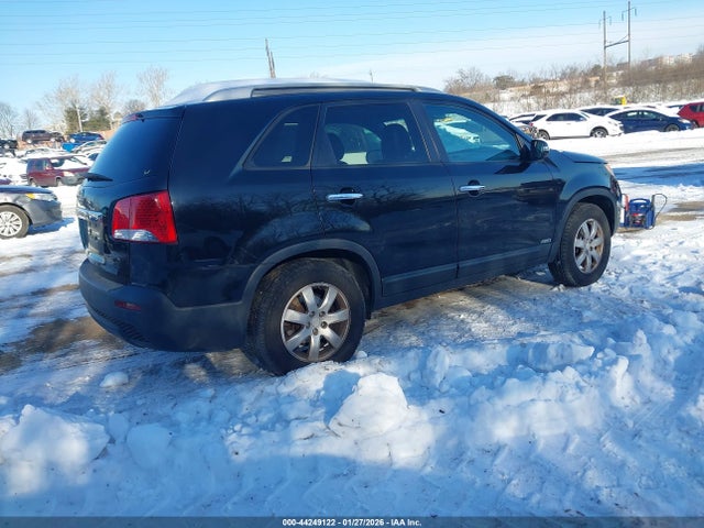 2011 KIA SORENTO 5XYKTCA18BG179006 Photo 3