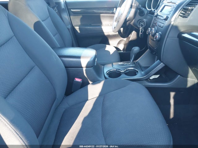 2011 KIA SORENTO 5XYKTCA18BG179006 Photo 4