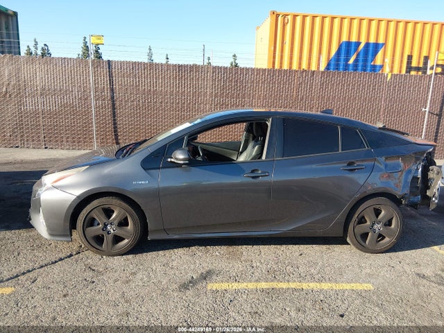JTDKARFU1G3006466 Toyota Prius Three Touring