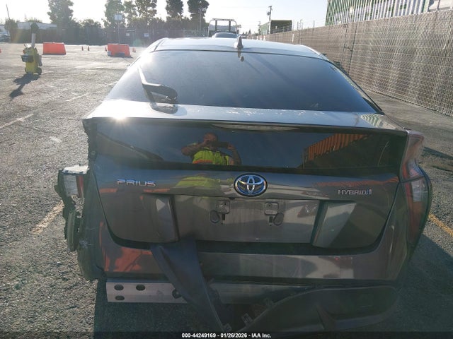 JTDKARFU1G3006466 Toyota Prius Three Touring