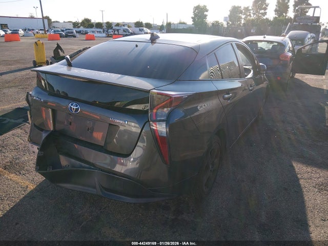 JTDKARFU1G3006466 Toyota Prius Three Touring