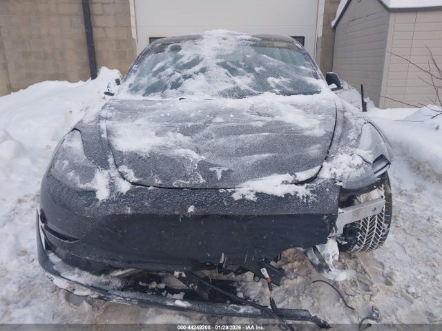 44249208 :رقم المزاد ، 5YJ3E1EA1NF328719 vin ، 2022 Tesla Model 3 Rear-wheel Drive مزاد بيع