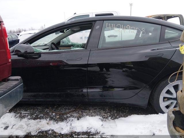 44249208 :رقم المزاد ، 5YJ3E1EA1NF328719 vin ، 2022 Tesla Model 3 Rear-wheel Drive مزاد بيع