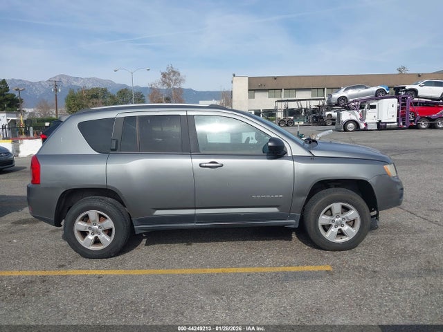 44249213 :رقم المزاد ، 1C4NJCBA0DD237774 vin ، 2013 Jeep Compass Sport مزاد بيع