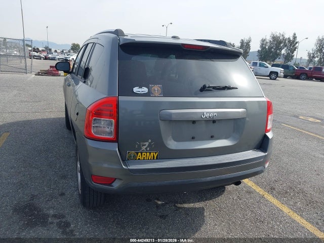44249213 :رقم المزاد ، 1C4NJCBA0DD237774 vin ، 2013 Jeep Compass Sport مزاد بيع