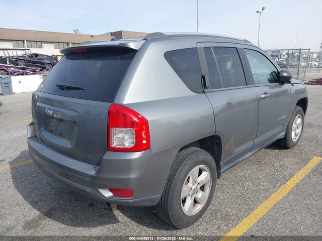 44249213 :رقم المزاد ، 1C4NJCBA0DD237774 vin ، 2013 Jeep Compass Sport مزاد بيع