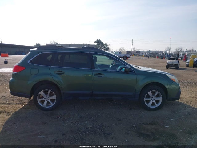 Subaru Outback 2.5i Premium 2014 4S4BRBCC7E3226487 Image 13