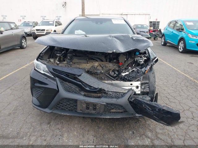 4T1B11HK2JU082319 Toyota CAMRY SE