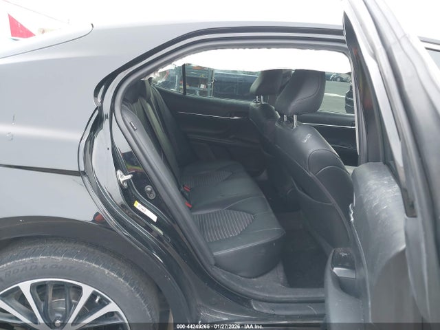 4T1B11HK2JU082319 Toyota CAMRY SE