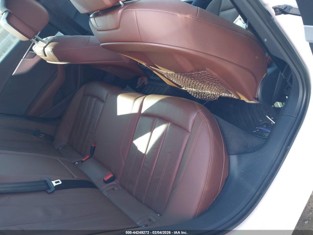 WAUANAF42HN016136 Audi A4 2.0t Premium