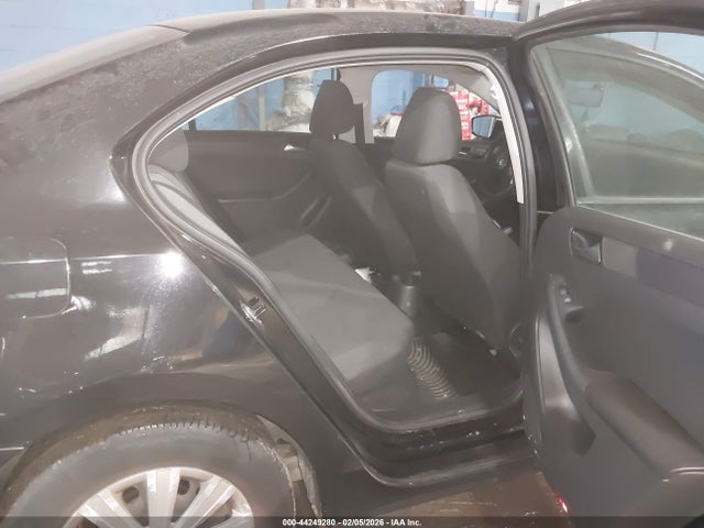 Продажа на аукционе авто 2013 Volkswagen Jetta 2.0l S, vin: 3VW2K7AJ8DM391482, номер лота: 44249280
