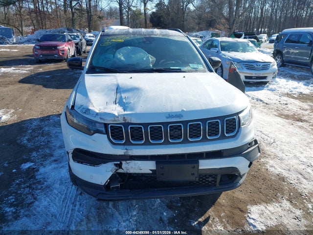 44249398 :رقم المزاد ، 3C4NJDFNXRT135130 vin ، 2024 Jeep Compass Latitude Lux Fwd مزاد بيع