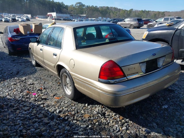 1999 FORD CROWN VICTORIA 2FAFP74W6XX228356 Photo 2