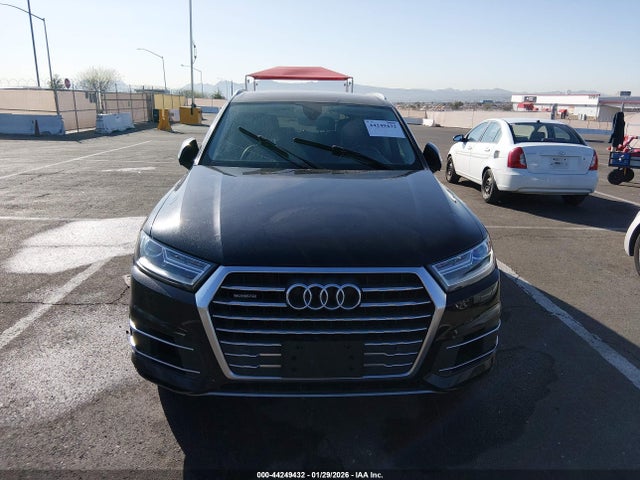 WA1LAAF70JD037025 Audi Q7 3.0t Premium
