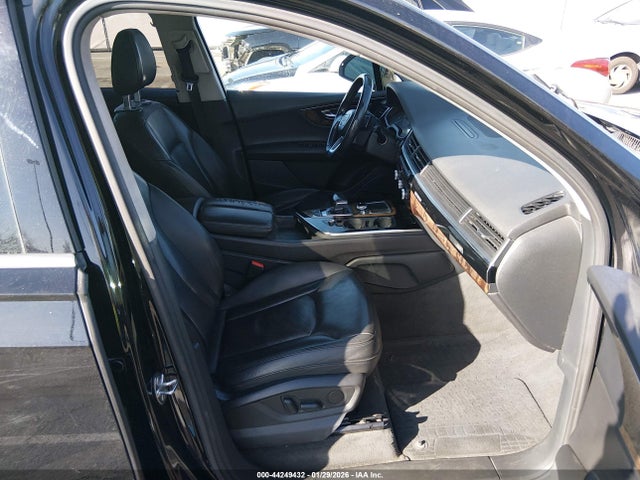 2018 AUDI Q7 WA1LAAF70JD037025 Photo 4