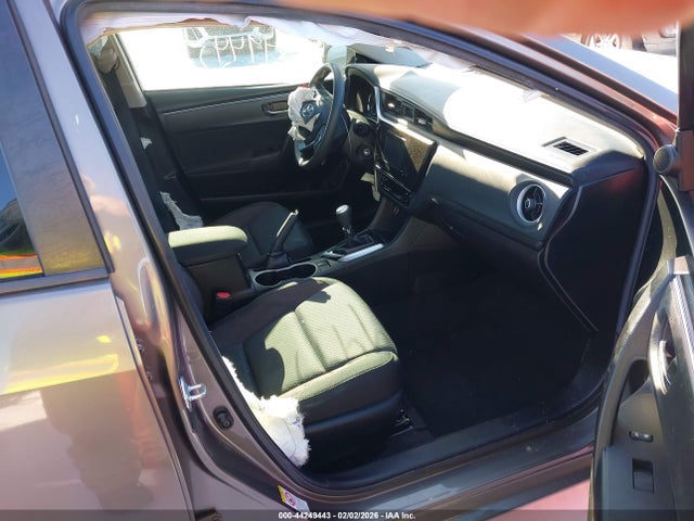 5YFBURHE3KP885532 Toyota COROLLA LE