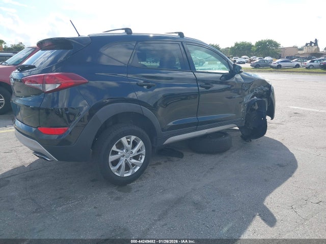 2017 HYUNDAI TUCSON KM8J33A2XHU285416 Photo 3