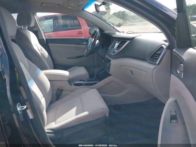2017 HYUNDAI TUCSON KM8J33A2XHU285416 Photo 4