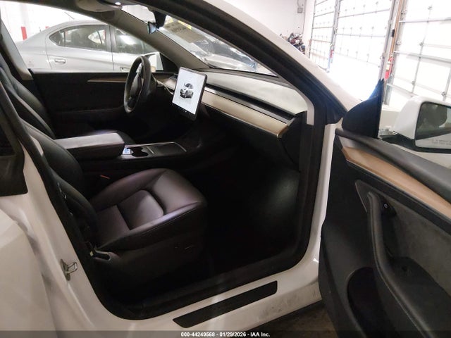 7SAYGDEE9NA012151 Tesla Model Y Long Range Dual Motor All-wheel Drive