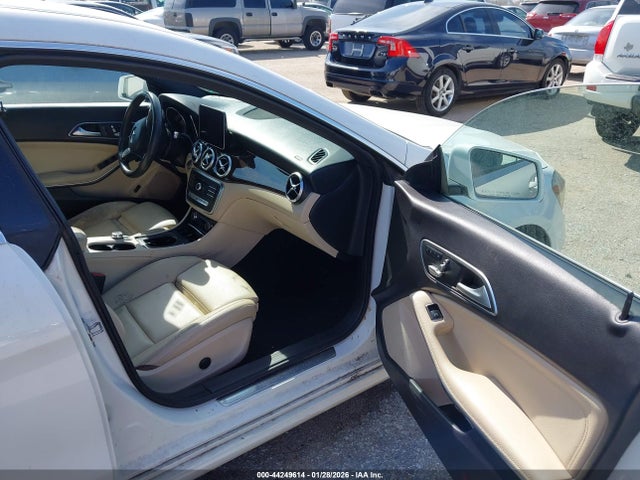 2018 MERCEDES-BENZ CLA 250 WDDSJ4EB4JN627253 Photo 4