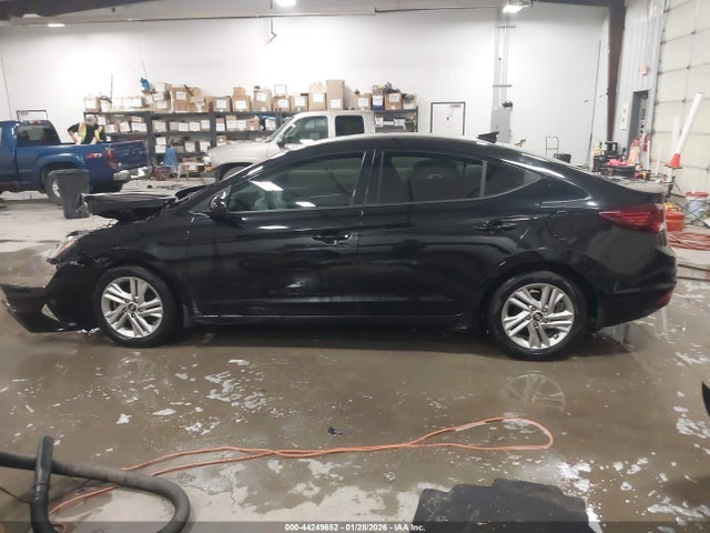 5NPD84LFXLH589566 Hyundai ELANTRA SEL