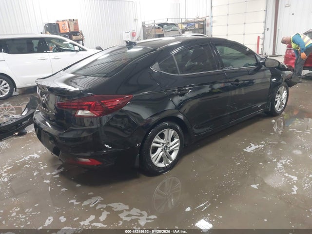 5NPD84LFXLH589566 Hyundai ELANTRA SEL