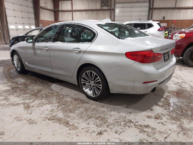 2019 BMW 530I WBAJA7C53KWW25216 Photo 2