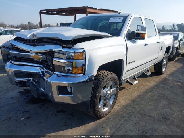 1GC1KWE82GF275327 Chevrolet Silverado 2500hd Ltz