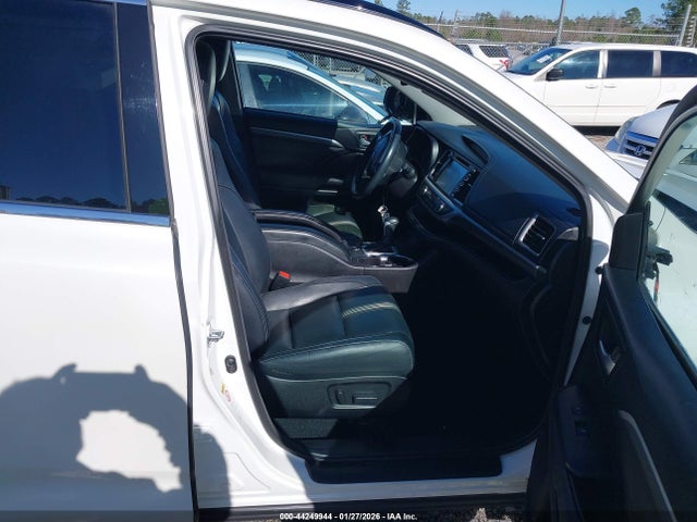 5TDKZRFH3HS196203 Toyota Highlander Se