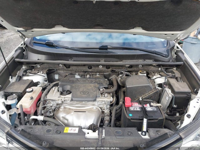 JTMBFREV9JJ728492 Toyota RAV4 LE