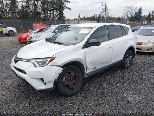 JTMBFREV9JJ728492 Toyota RAV4 LE