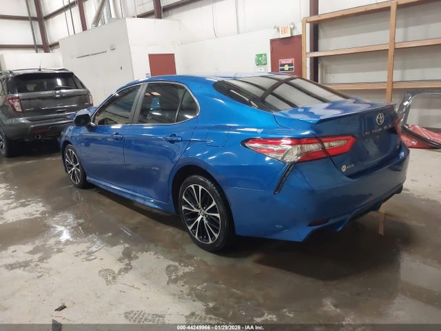 4T1B11HK8JU094099 Toyota CAMRY SE