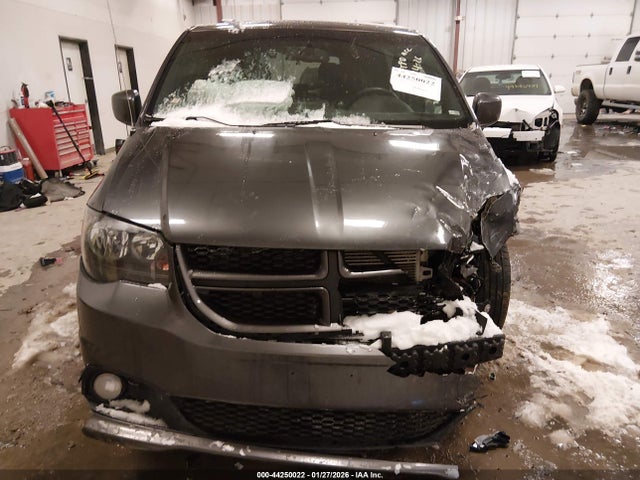 2017 Dodge Grand Caravan Gt მანქანა იყიდება აუქციონზე, vin: 2C4RDGEG0HR672734, აუქციონის ნომერი: 44250022