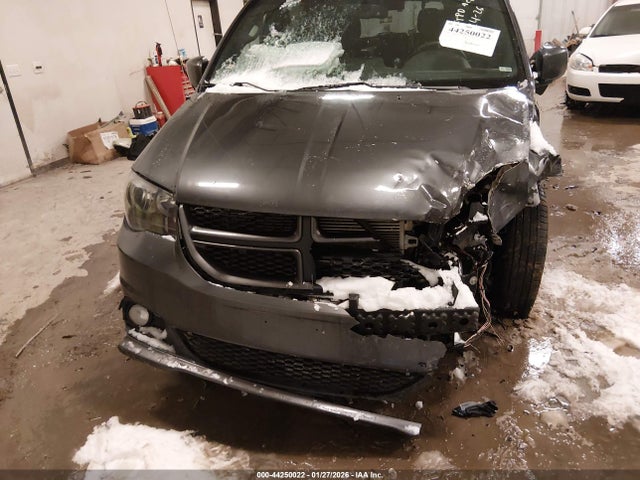 2017 Dodge Grand Caravan Gt მანქანა იყიდება აუქციონზე, vin: 2C4RDGEG0HR672734, აუქციონის ნომერი: 44250022