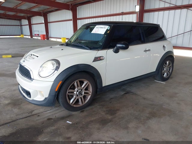 2011 MINI COOPER S WMWSV3C51BTY23571 Photo 1