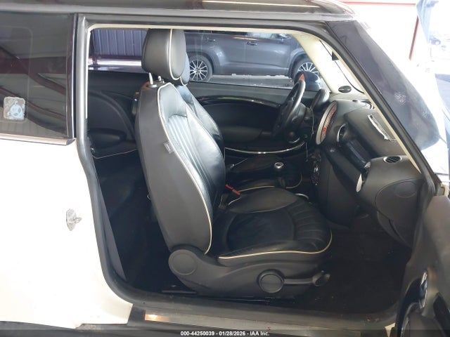 2011 MINI COOPER S WMWSV3C51BTY23571 Photo 4
