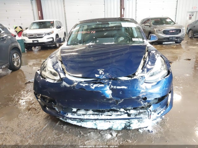 Продаж на аукціоні авто 2018 Tesla Model 3 Long Range/performance, vin: 5YJ3E1EB3JF117427, номер лоту: 44250078