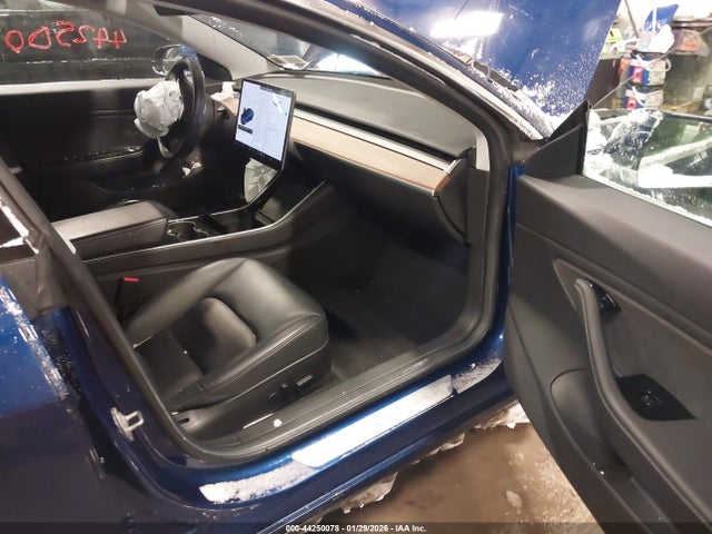 Продаж на аукціоні авто 2018 Tesla Model 3 Long Range/performance, vin: 5YJ3E1EB3JF117427, номер лоту: 44250078