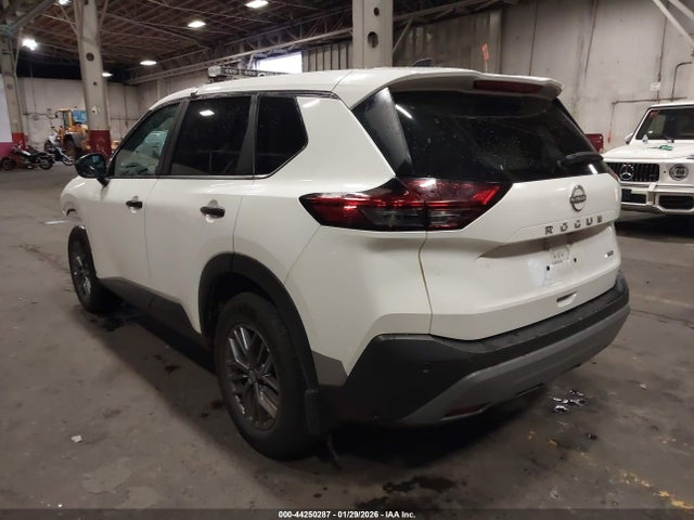 5N1BT3AB8NC709892 Nissan Rogue S Intelligent Awd