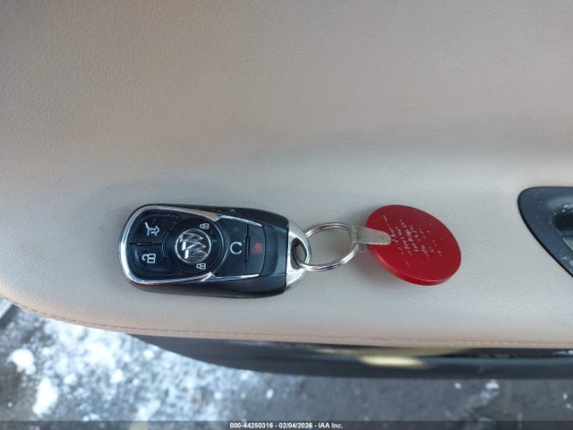 Buick Envision Essence 2018 LRBFX2SA0JD055385 Image 11
