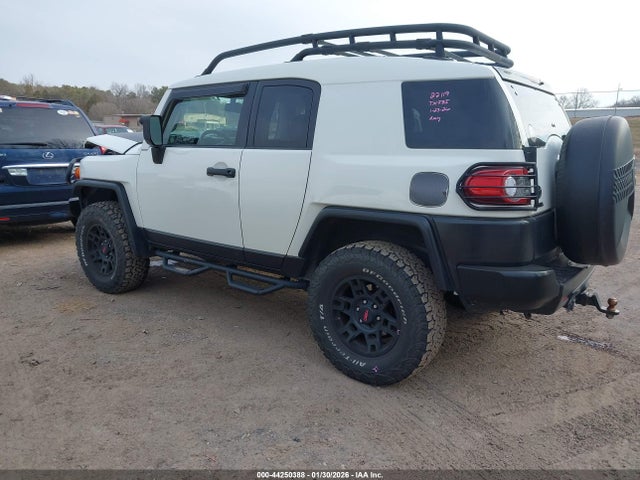 2012 TOYOTA FJ CRUISER JTEBU4BF2CK119310 Photo 2