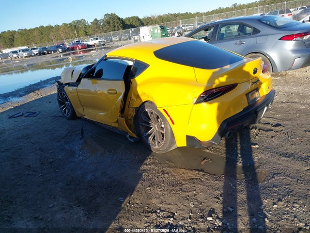 2021 TOYOTA GR SUPRA WZ1DB2C02MW042502 Photo 2