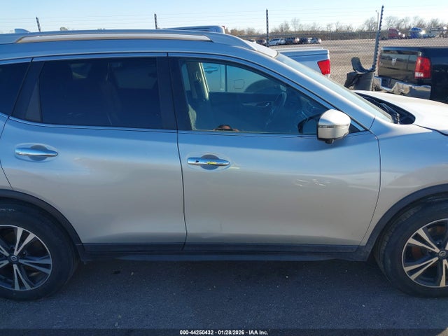 5N1AT2MT5LC774366 Nissan Rogue Sv Fwd