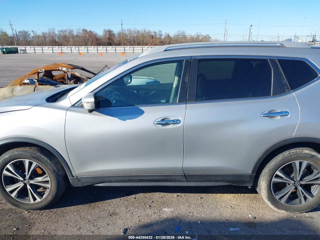 5N1AT2MT5LC774366 Nissan Rogue Sv Fwd