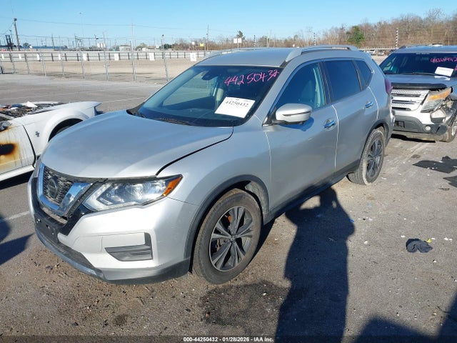 5N1AT2MT5LC774366 Nissan Rogue Sv Fwd