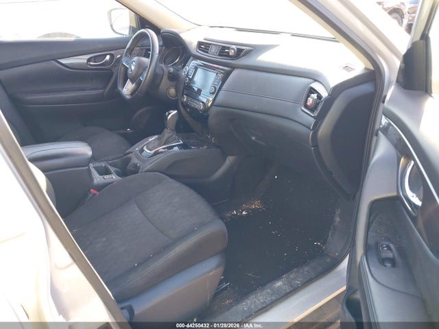 5N1AT2MT5LC774366 Nissan Rogue Sv Fwd