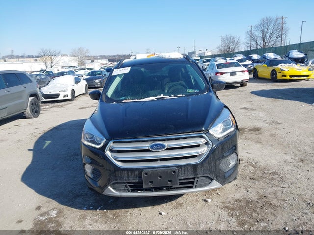1FMCU9HD1JUC26034 Ford ESCAPE SEL
