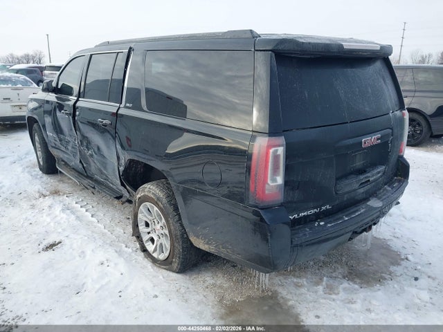 2018 GMC YUKON XL 1GKS2GKC6JR334697 Photo 2