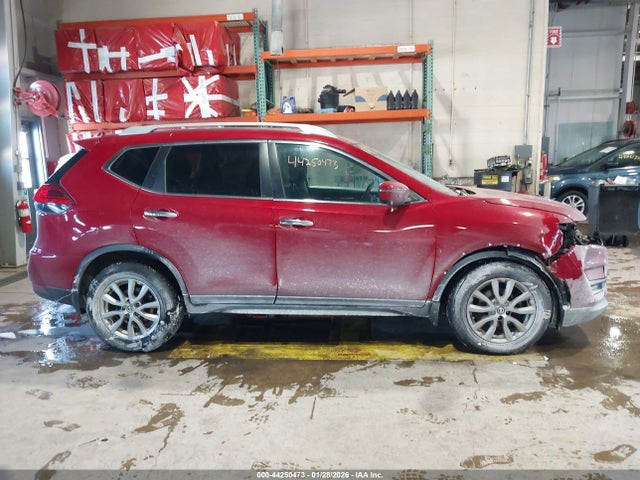 5N1AT2MV5HC826667 Nissan ROGUE SV