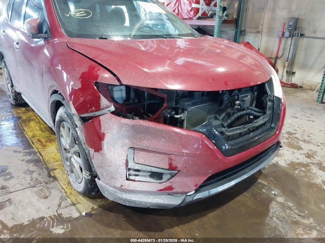5N1AT2MV5HC826667 Nissan ROGUE SV